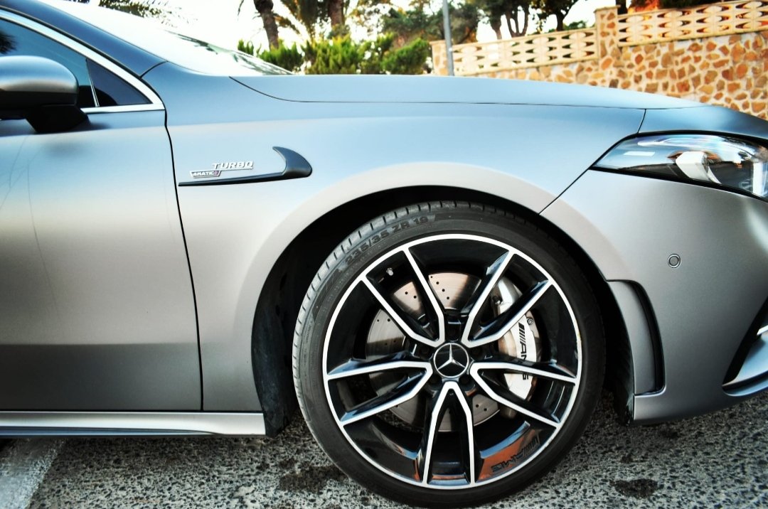 Mercedes-AMG A 35 Limousine - imagen 2