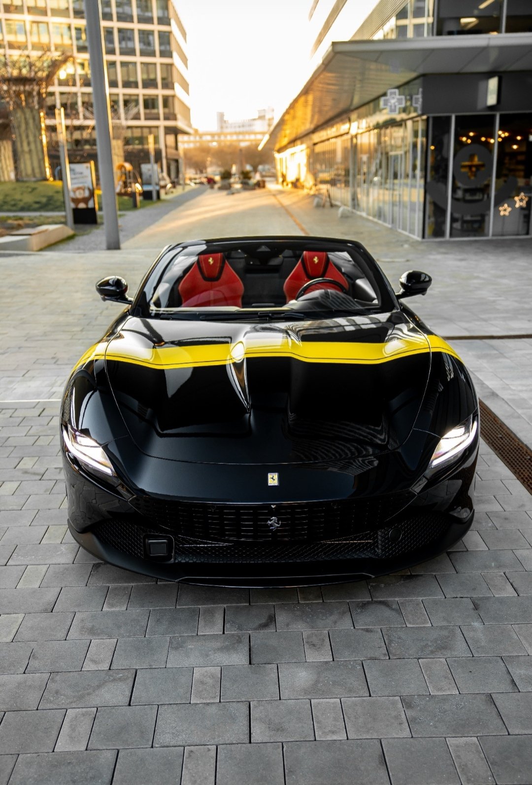 Ferrari Roma Spider - imagen 1