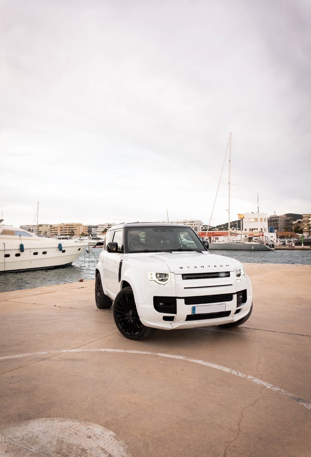 Land Rover Defender 110 STARTECH Edition - imagen 1