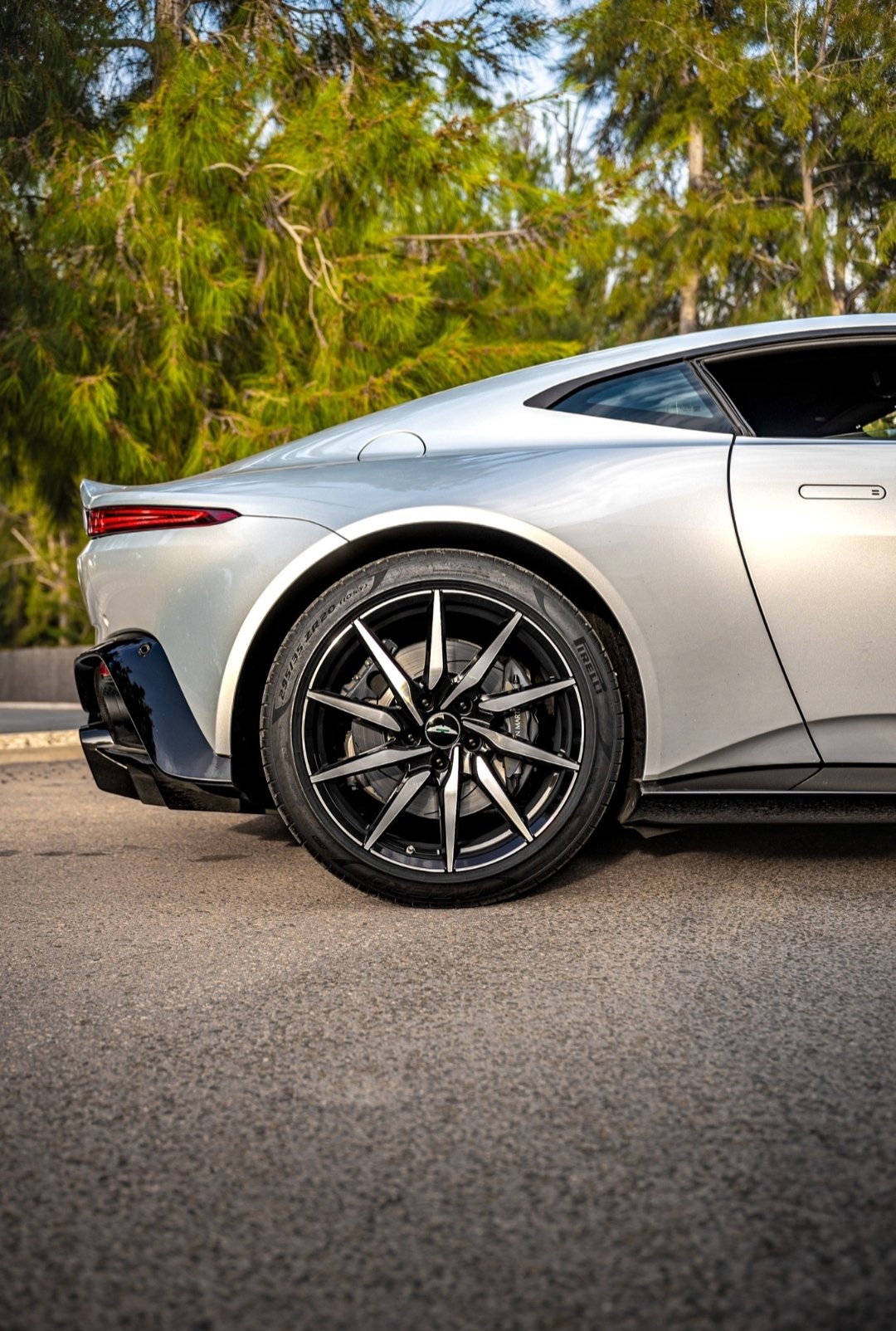 Aston Martin Vantage V8 - imagen 3