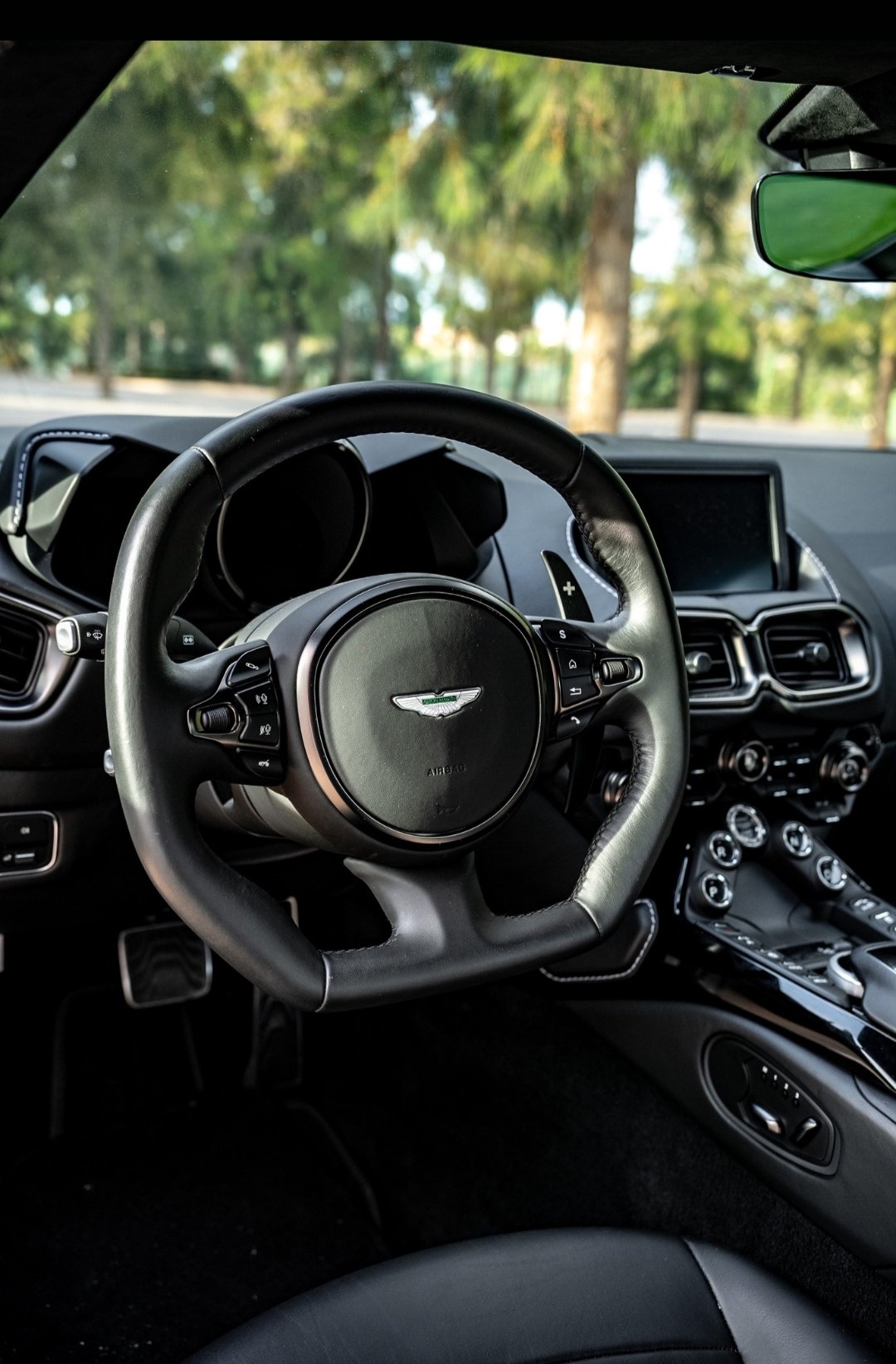 Aston Martin Vantage V8 - imagen 5