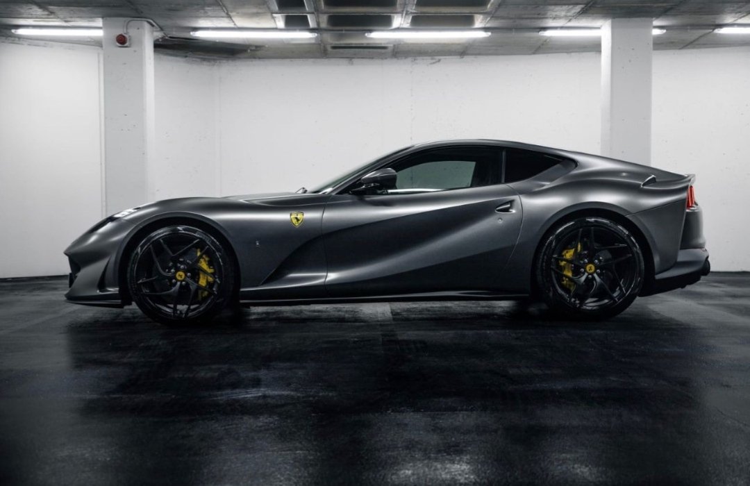 Ferrari 812 Superfast - imagen 2