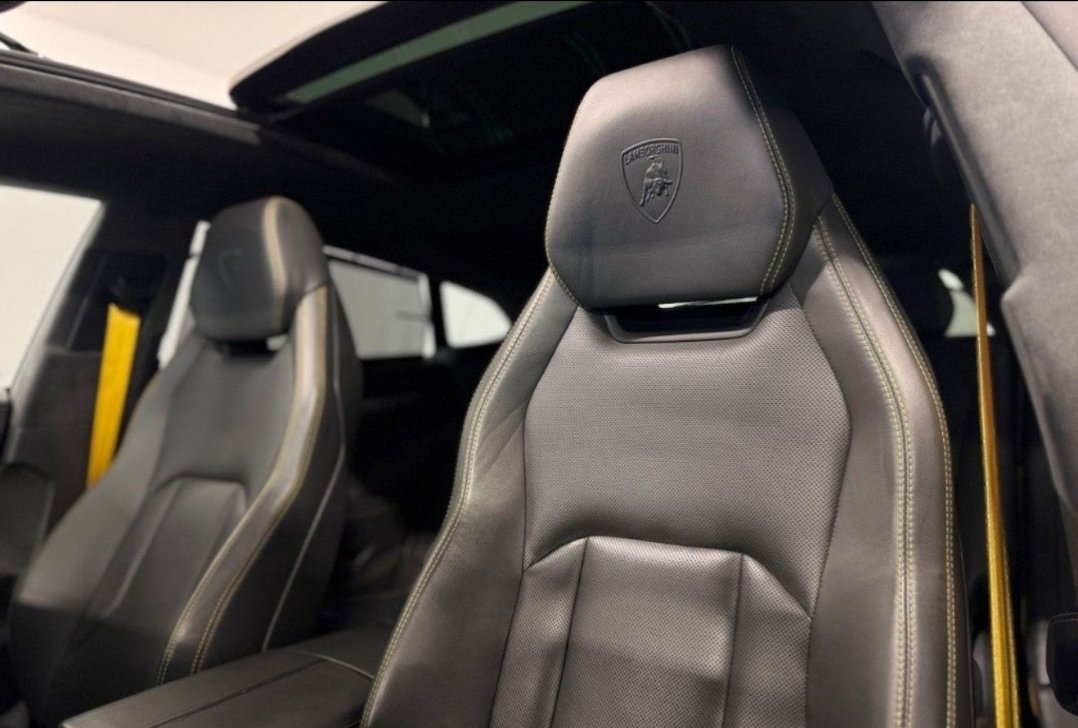 Lamborghini Urus Full Black - imagen 4