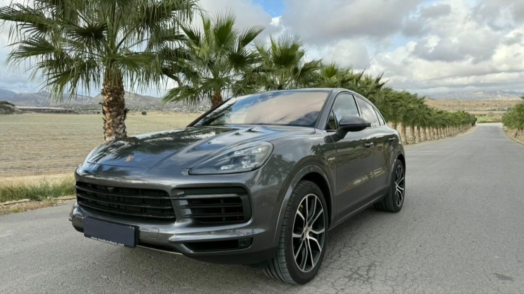 Alquiler Porsche Cayenne E-Hybrid | NEGOCARS