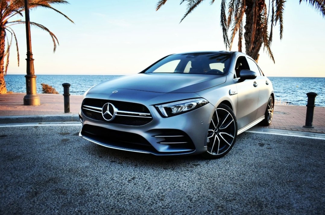 Alquiler Mercedes-AMG A 35 Limousine con NEGOCARS