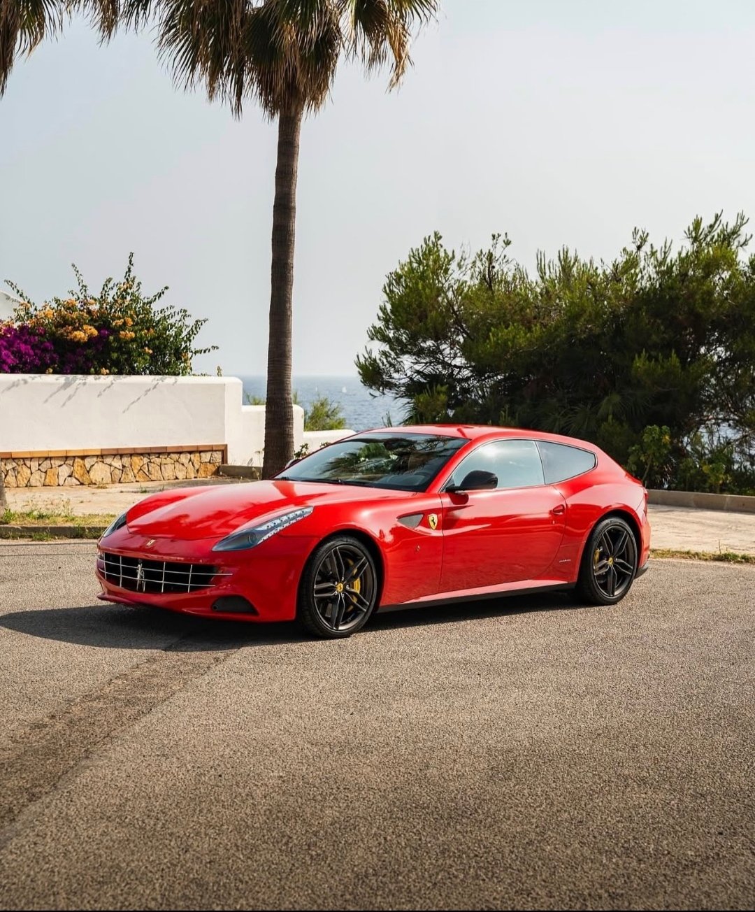 Alquiler Ferrari FF con NEGOCARS