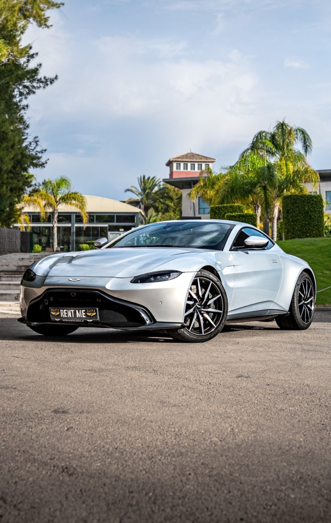 Alquiler Aston Martin Vantage V8 con NEGOCARS