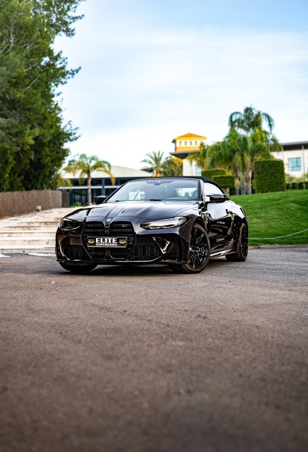 Alquiler BMW M4 Competition Cabrio Full Black con NEGOCARS