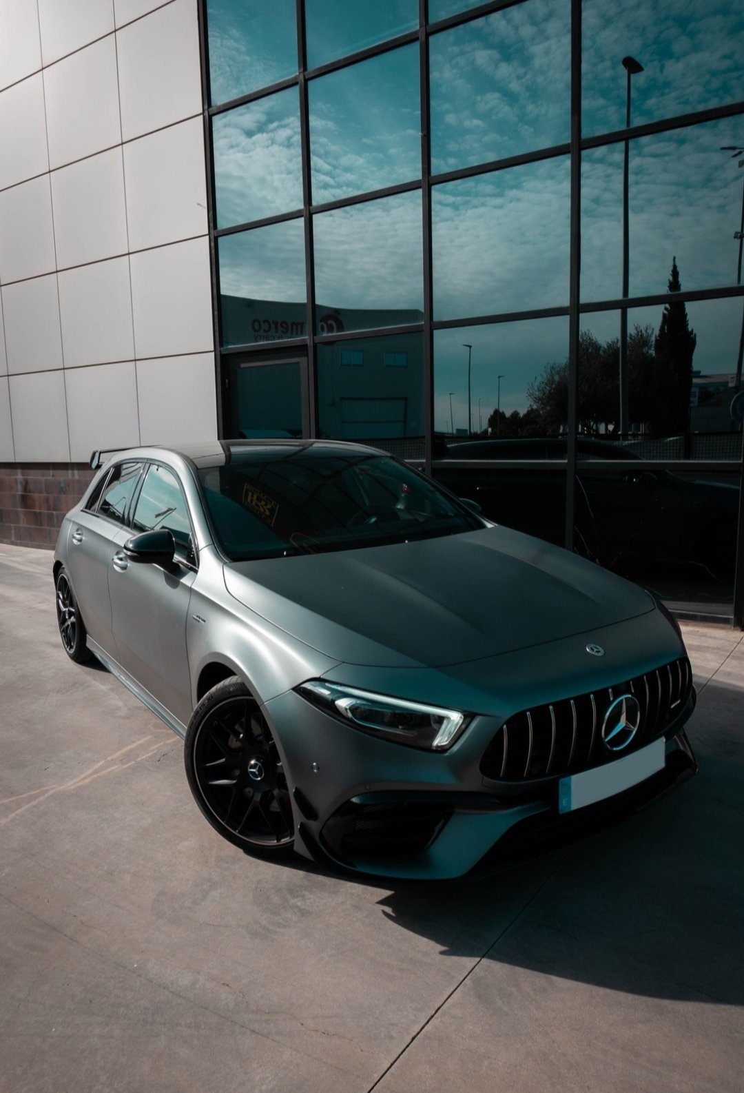 Alquiler Mercedes-AMG A 45 S con NEGOCARS